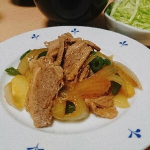 創味シャンタンで　牛肉・玉ねぎ・キャベツ炒め